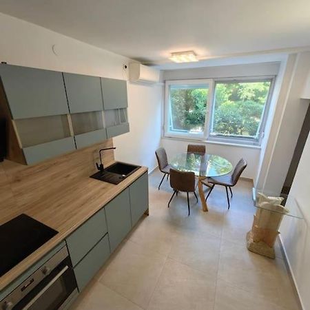 New 1 Bedroom Near Center And Beach 스플리트 외부 사진