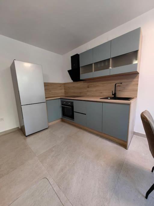 New 1 Bedroom Near Center And Beach 스플리트 외부 사진