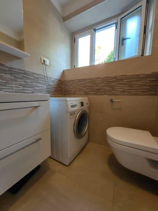 New 1 Bedroom Near Center And Beach 스플리트 외부 사진